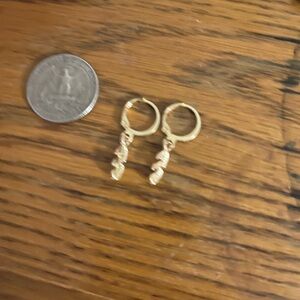 Elegant Gold Hoop Earrings